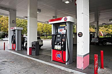 《黎明行者之血》自由度高 玩家可以杀死重要NPC